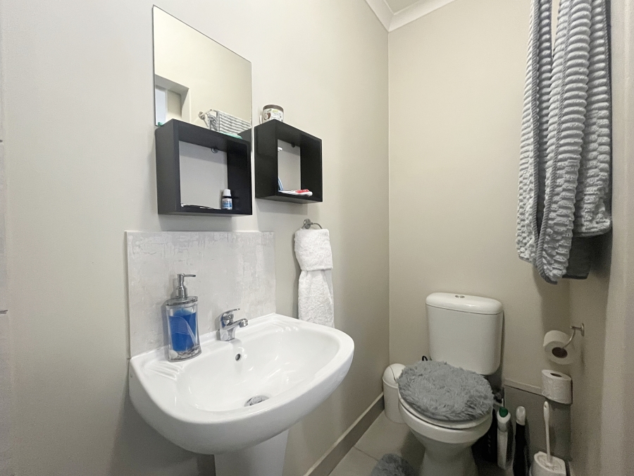 To Let 2 Bedroom Property for Rent in Brackenfell South Western Cape